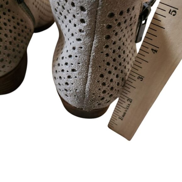 Lucky Brand Ankle Boots Womens 7.5 Bayley Taupe Perforated Suede Leather Booties - Picture 9 of 10
